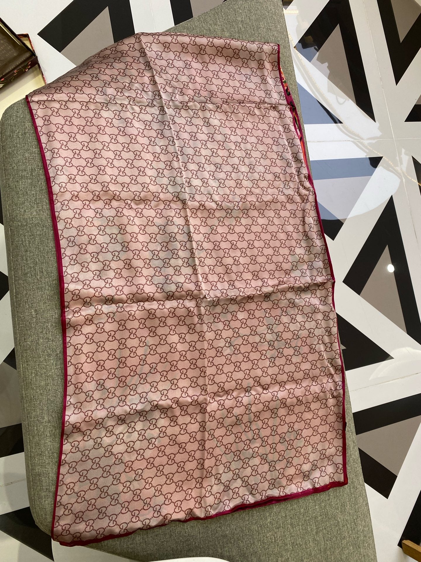 Gucci Cape / Stole