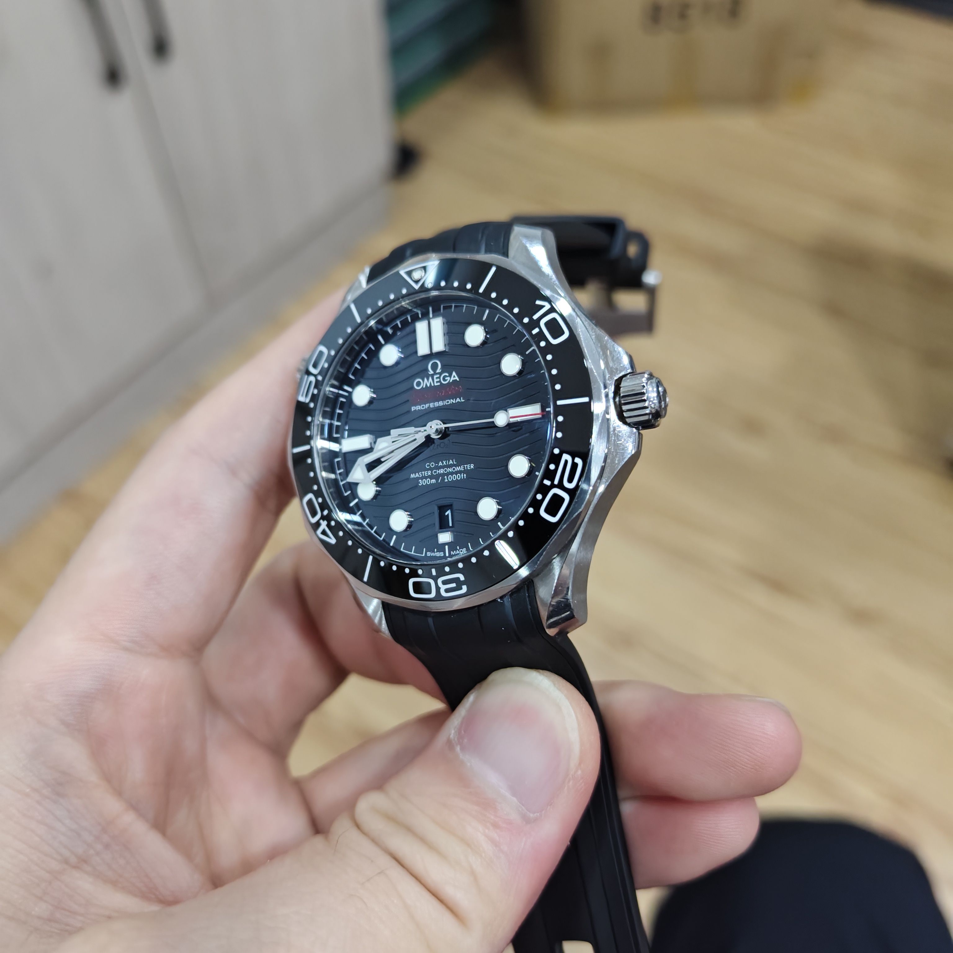 Omega Seahorse Series 42 210.32.42.20.01.001
