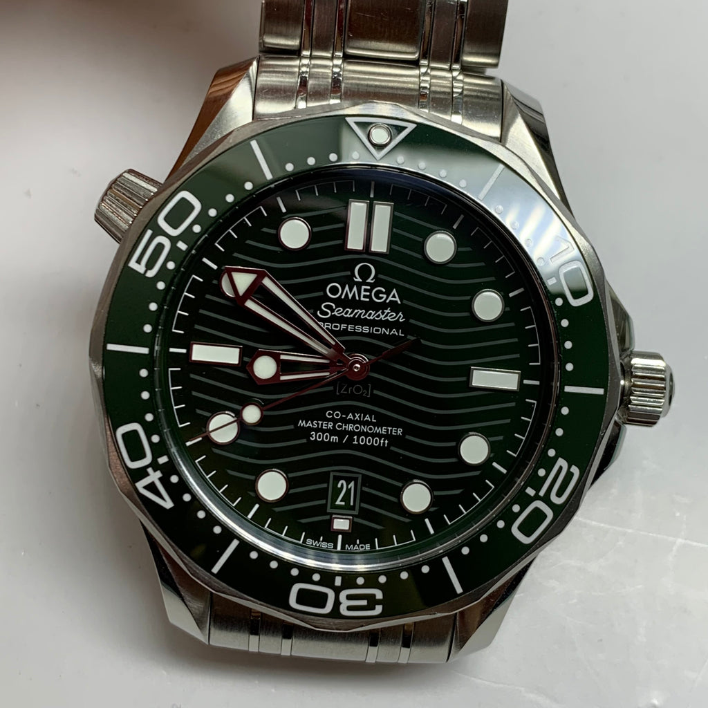 Omega Seahorse Series 42 210.30.42.20.10.001