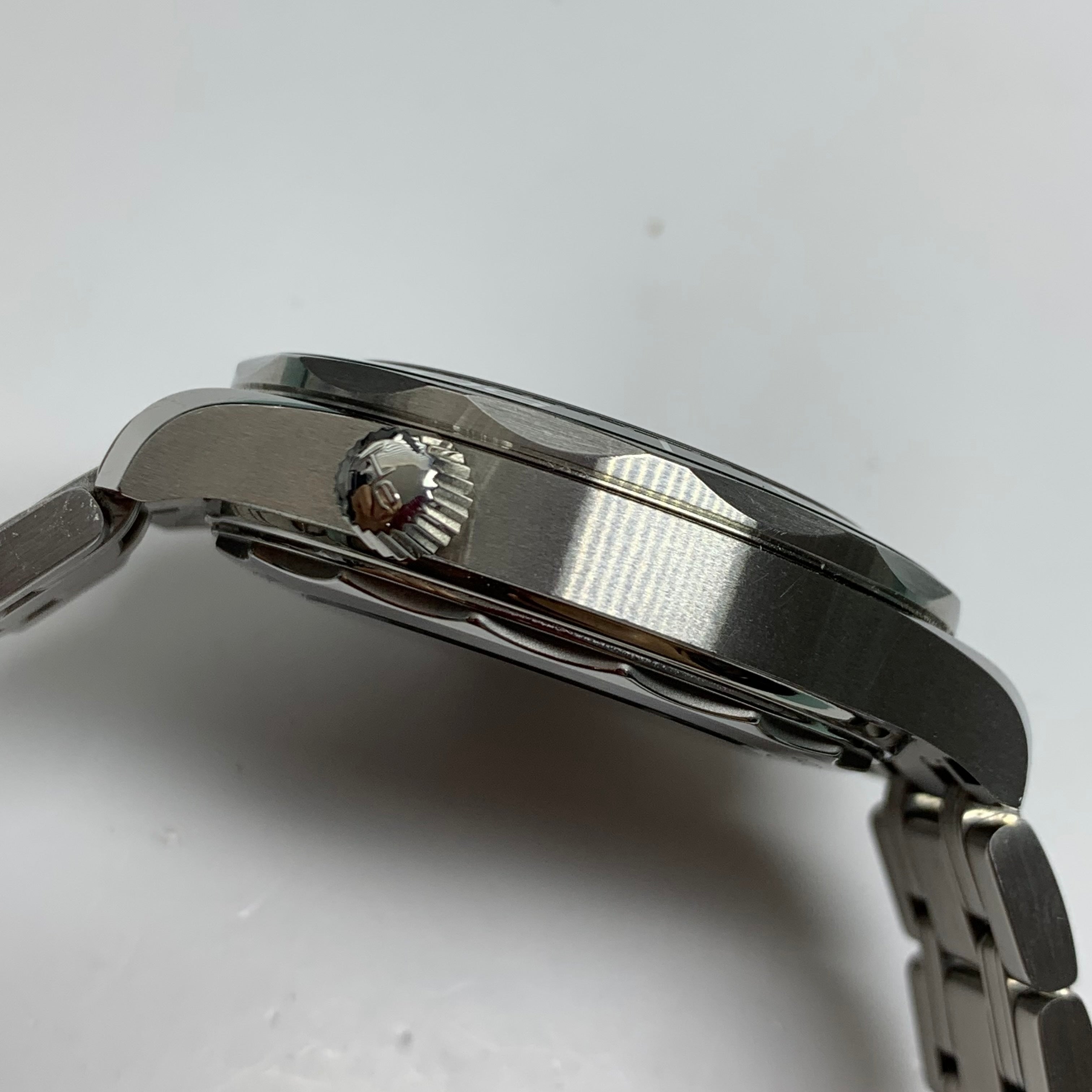 Omega Seahorse Series 42 210.30.42.20.10.001