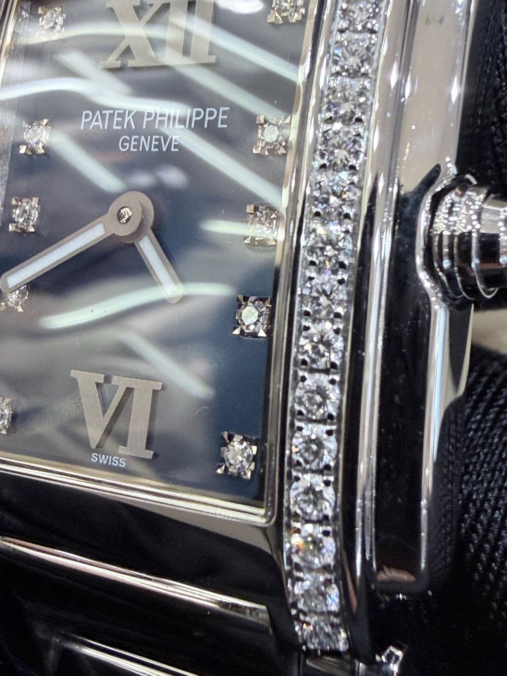 Patek Philippe TWENTY~4 Quartz watch 25 x 30 millimeters 4910/10A-012
