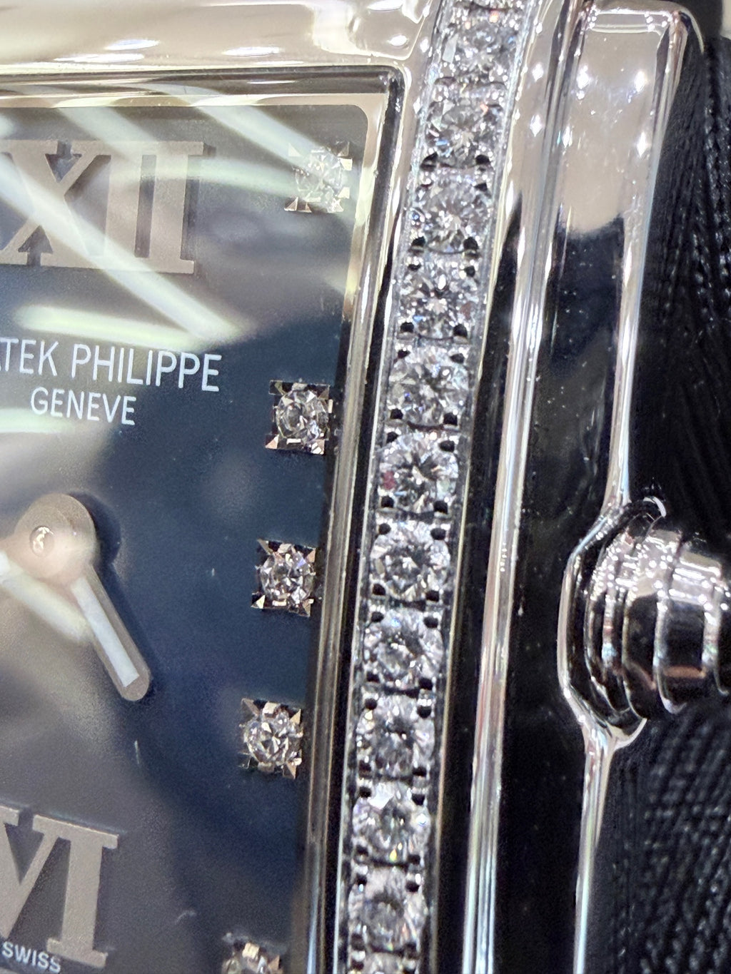Patek Philippe TWENTY~4 Quartz watch 25 x 30 millimeters 4910/10A-012
