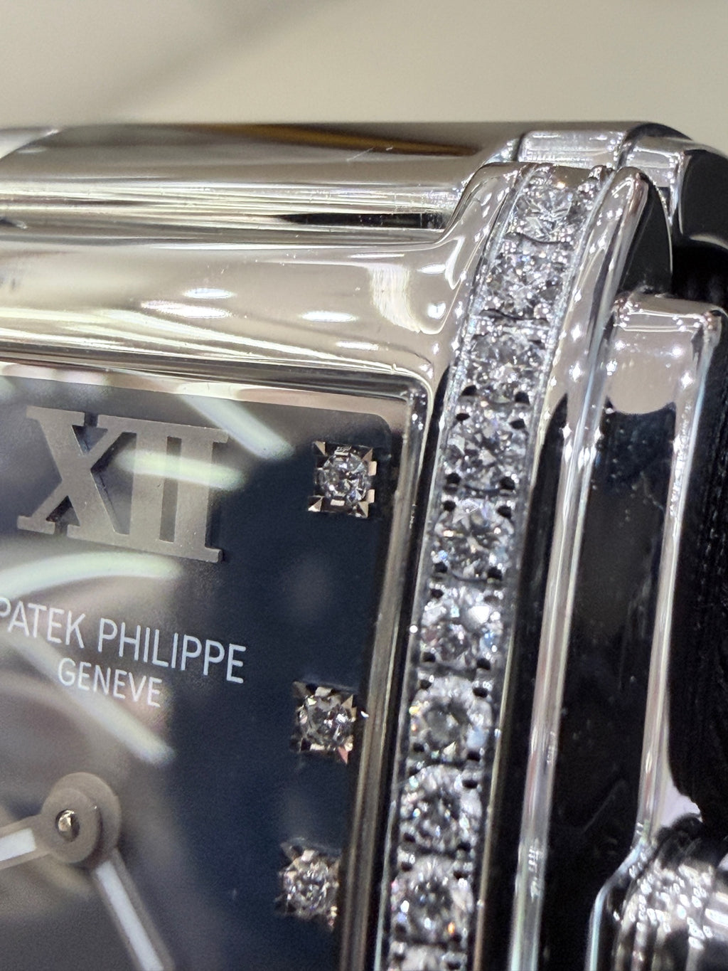 Patek Philippe TWENTY~4 Quartz watch 25 x 30 millimeters 4910/10A-012