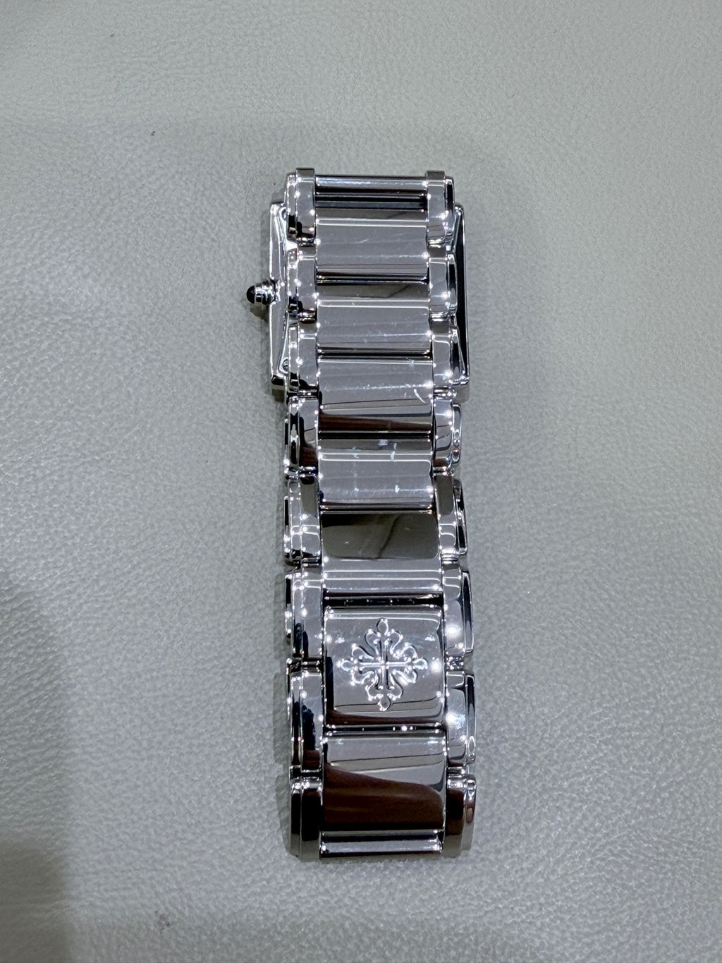 Patek Philippe TWENTY~4 Quartz watch 25 x 30 millimeters 4910/10A-012