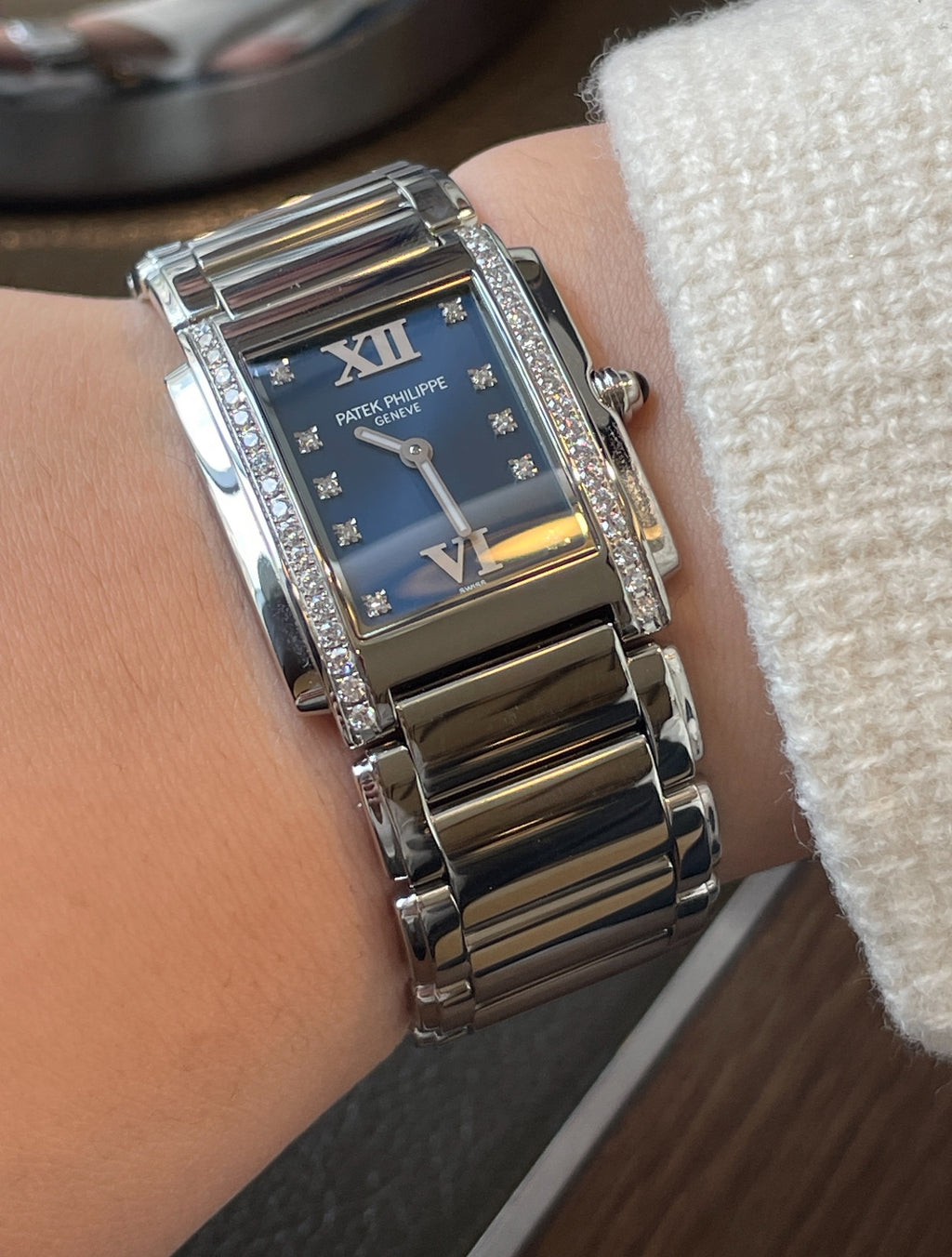 Patek Philippe TWENTY~4 Quartz watch 25 x 30 millimeters 4910/10A-012