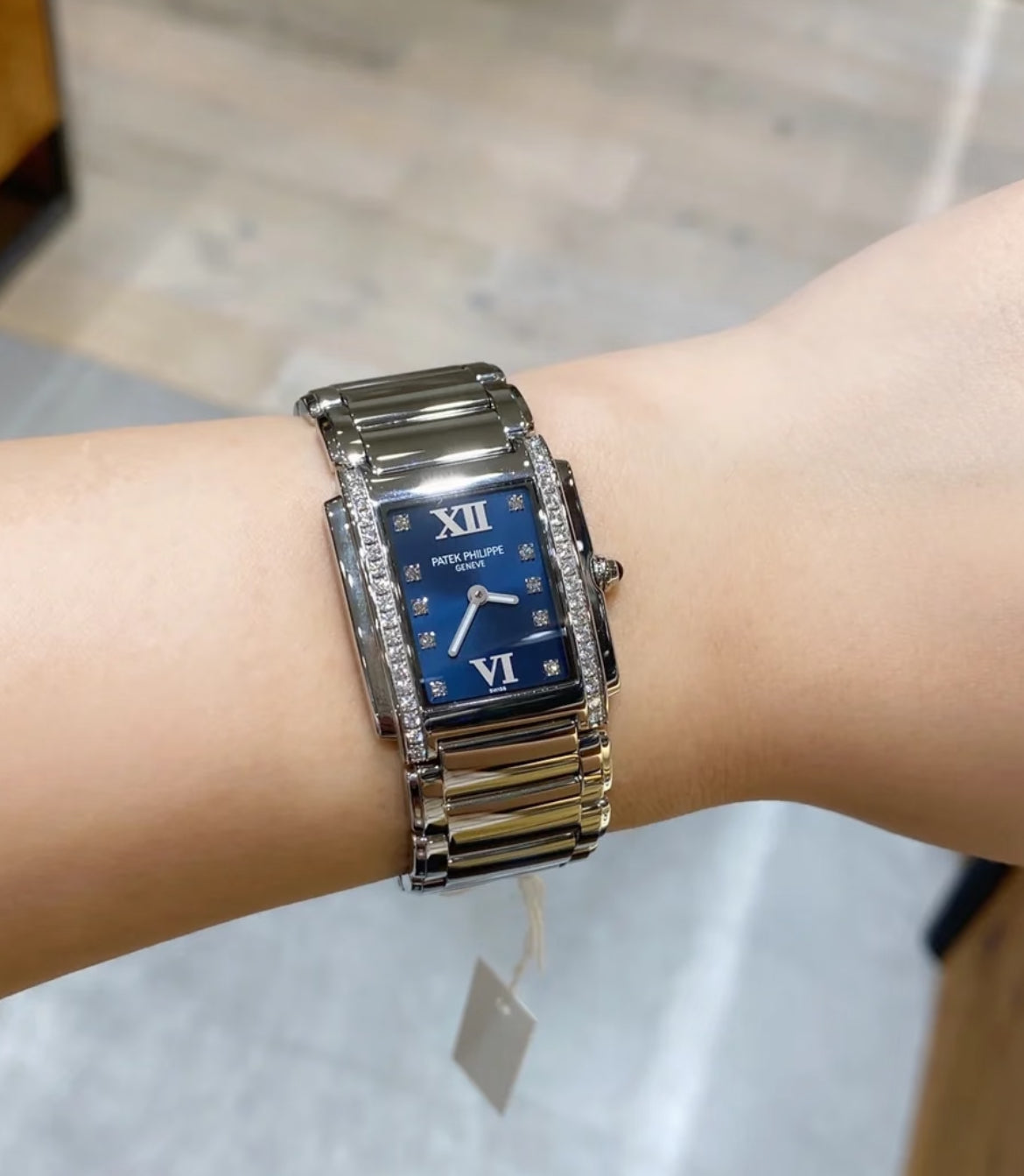 Patek Philippe TWENTY~4 Quartz watch 25 x 30 millimeters 4910/10A-012