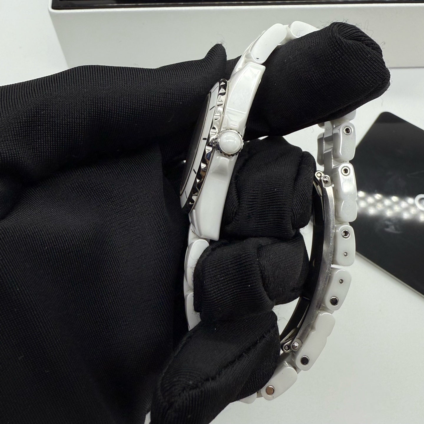 Chanel J12 White Quartz watch 33 millimeters H2422