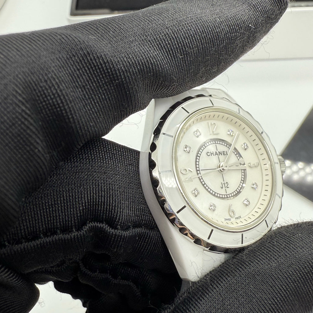 Chanel J12 White Quartz watch 33 millimeters H2422