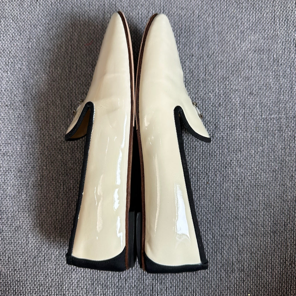Chanel Flat shoes