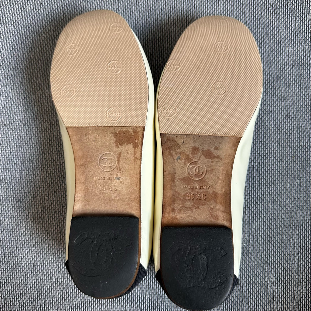 Chanel Flat shoes
