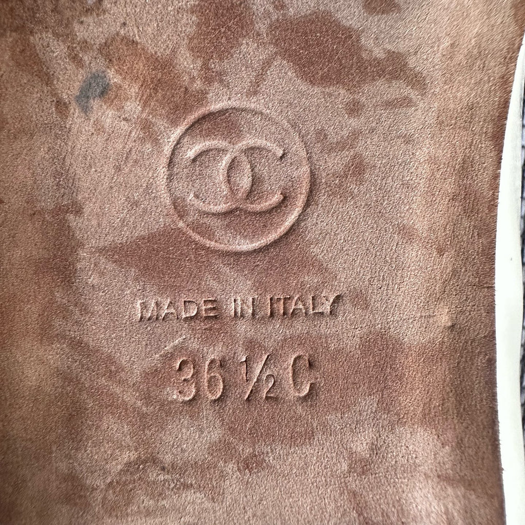 Chanel Flat shoes