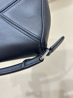 Loewe Handbag Black 180×125×80 mm (can accommodate an iPhone 13 Pro Max) 322.30.U95-1100