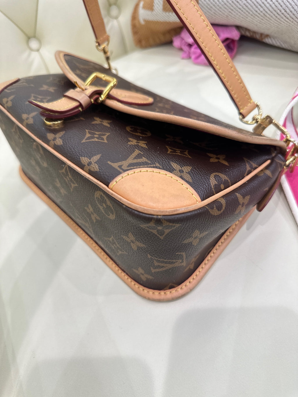 Louis Vuitton Diane 24*15*9 M46049