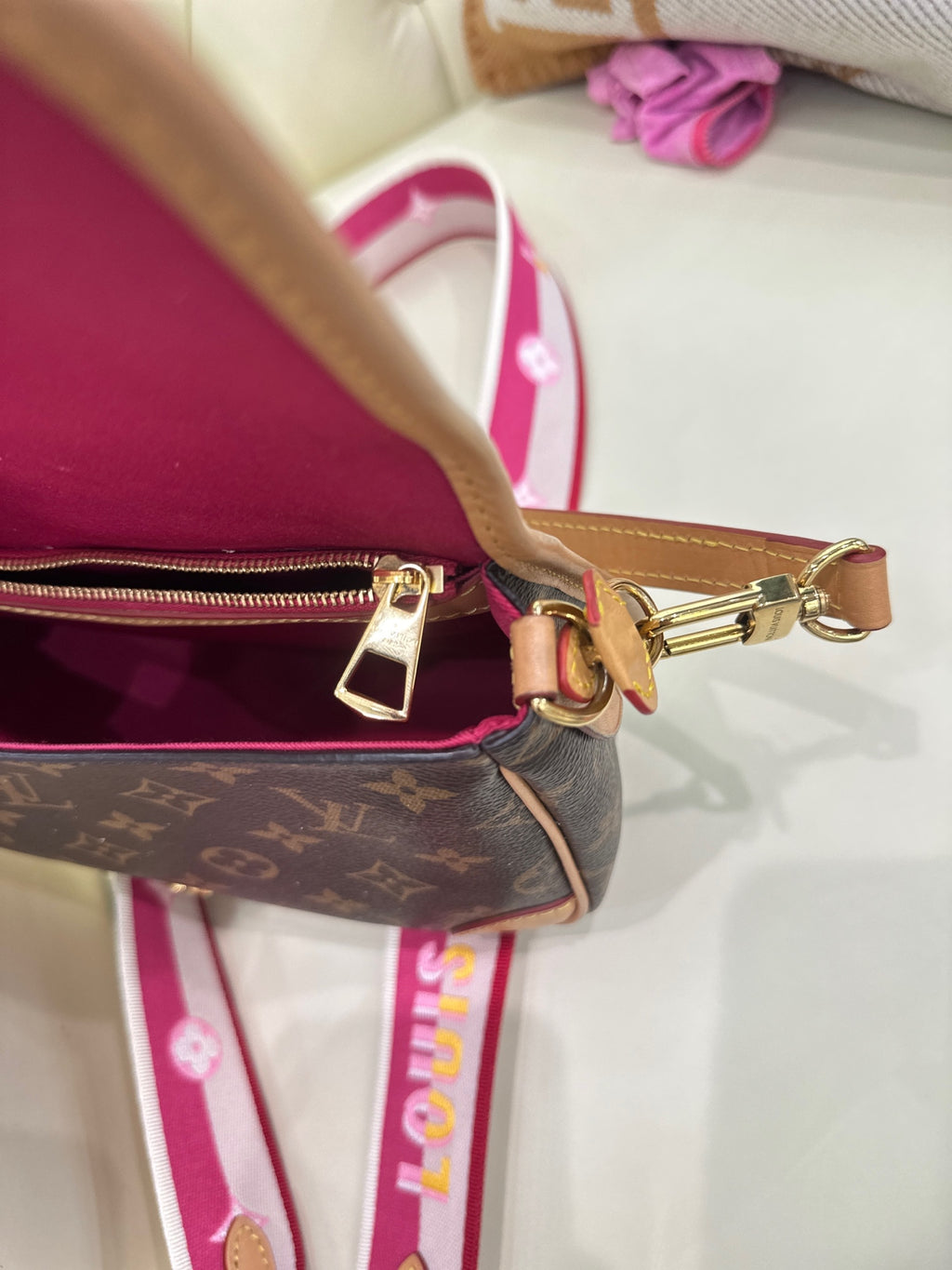 Louis Vuitton Diane 24*15*9 M46049