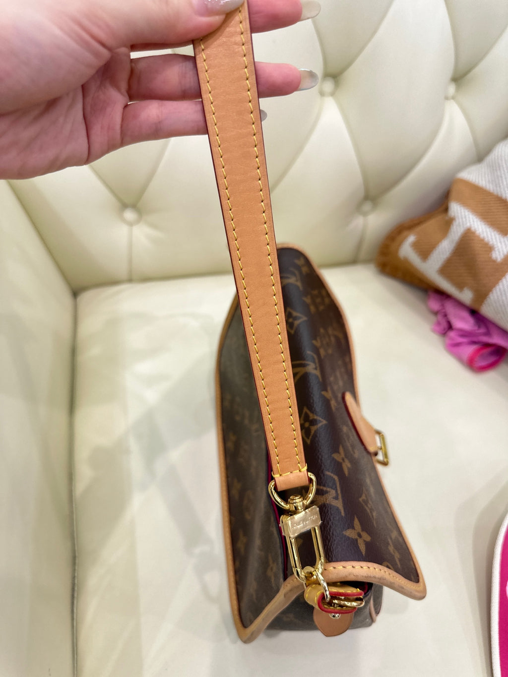 Louis Vuitton Diane 24*15*9 M46049