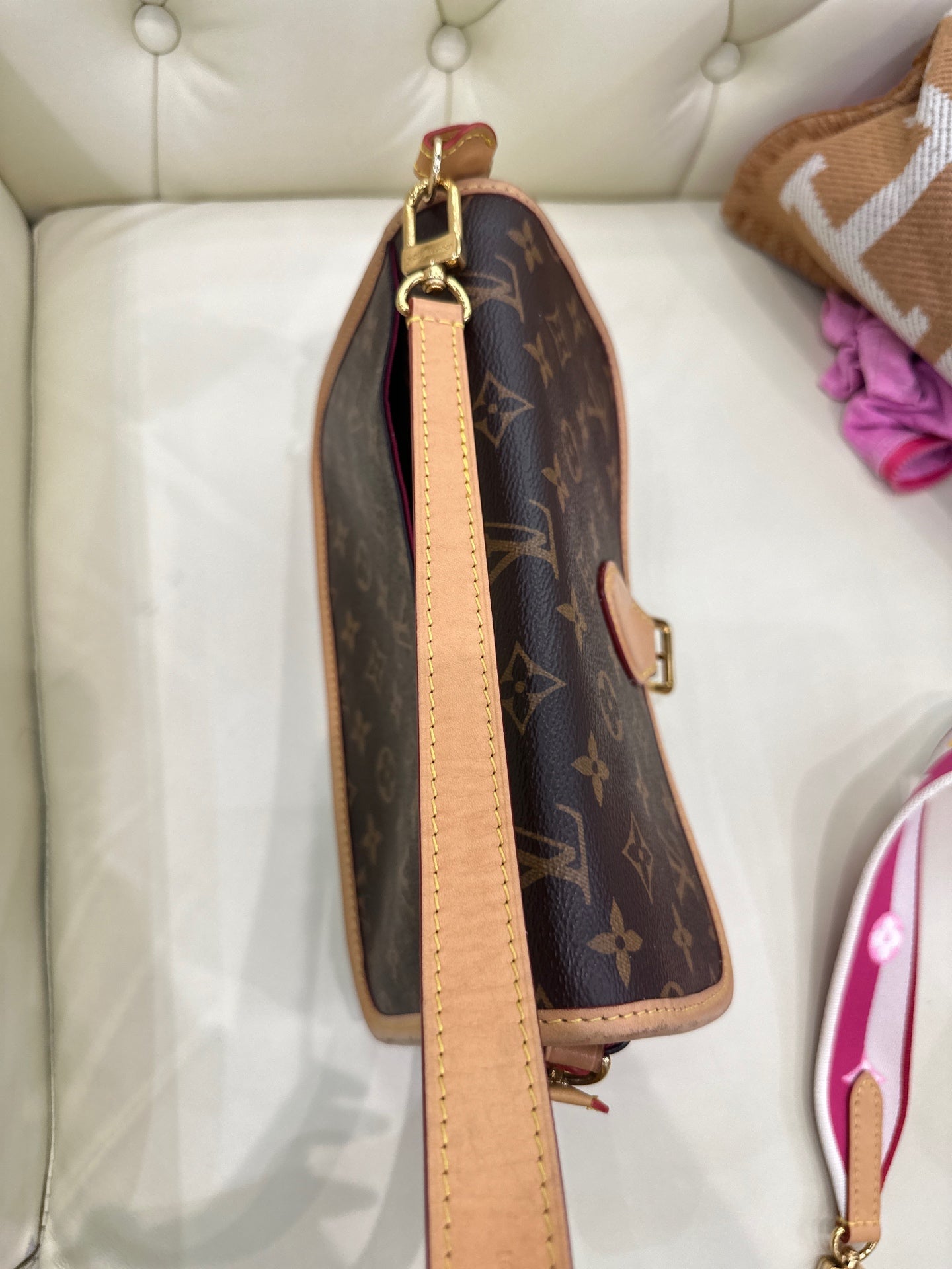 Louis Vuitton Diane 24*15*9 M46049