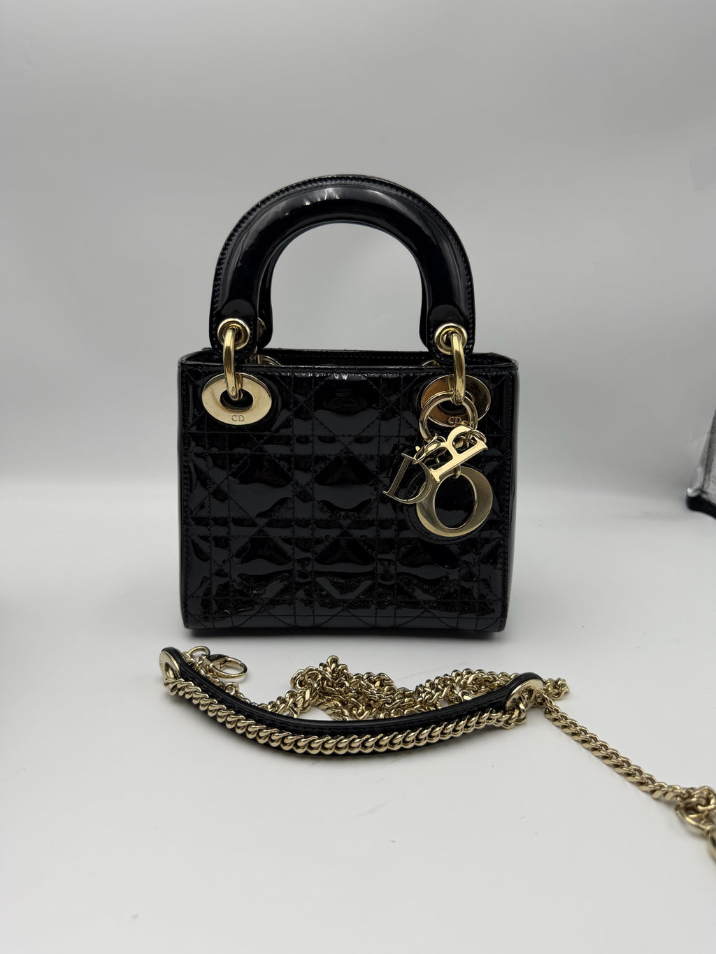 Dior 17 x 15 x 7 centimeters M0505OVRBM900