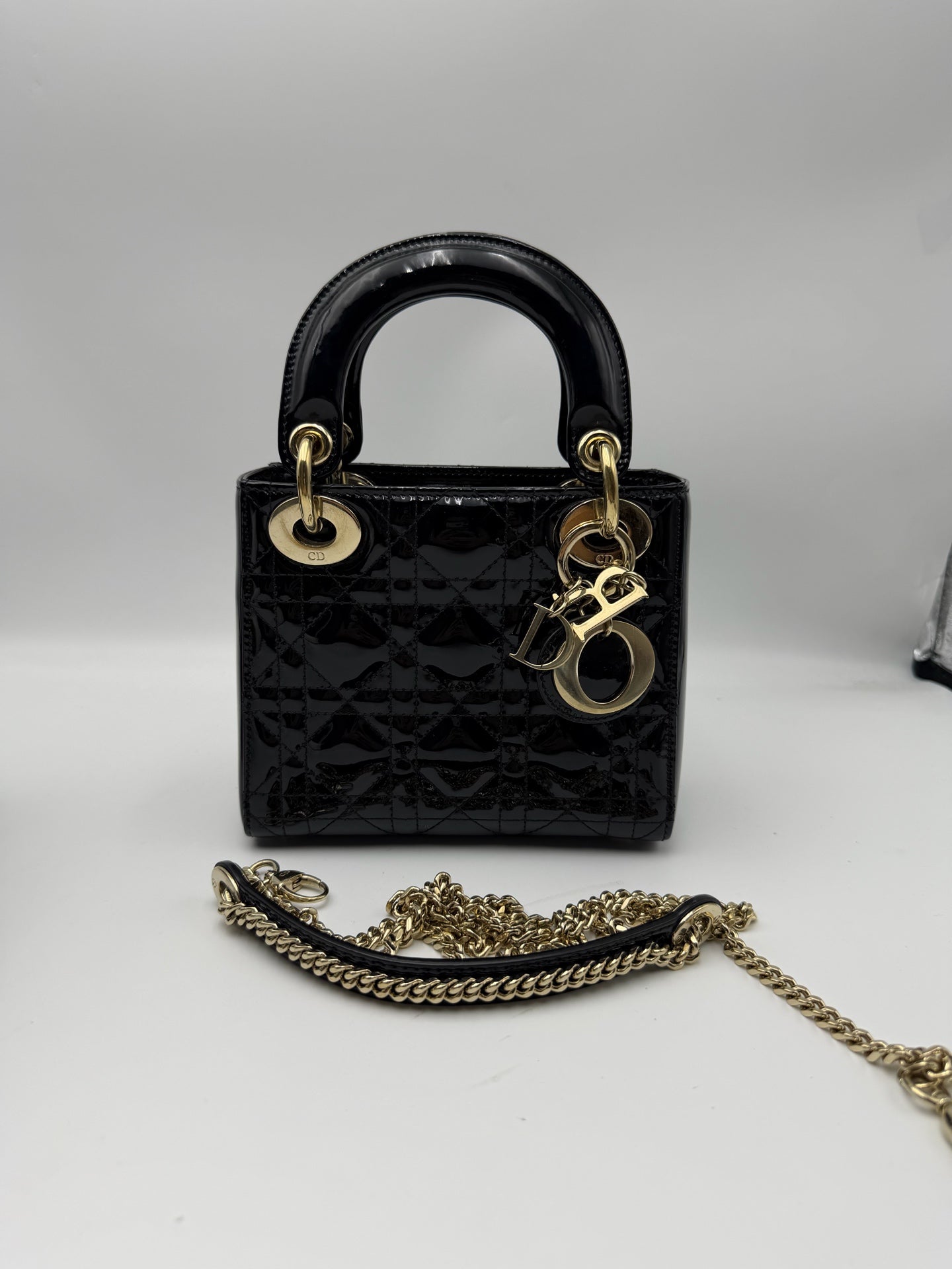 Dior 17 x 15 x 7 centimeters M0505OVRBM900