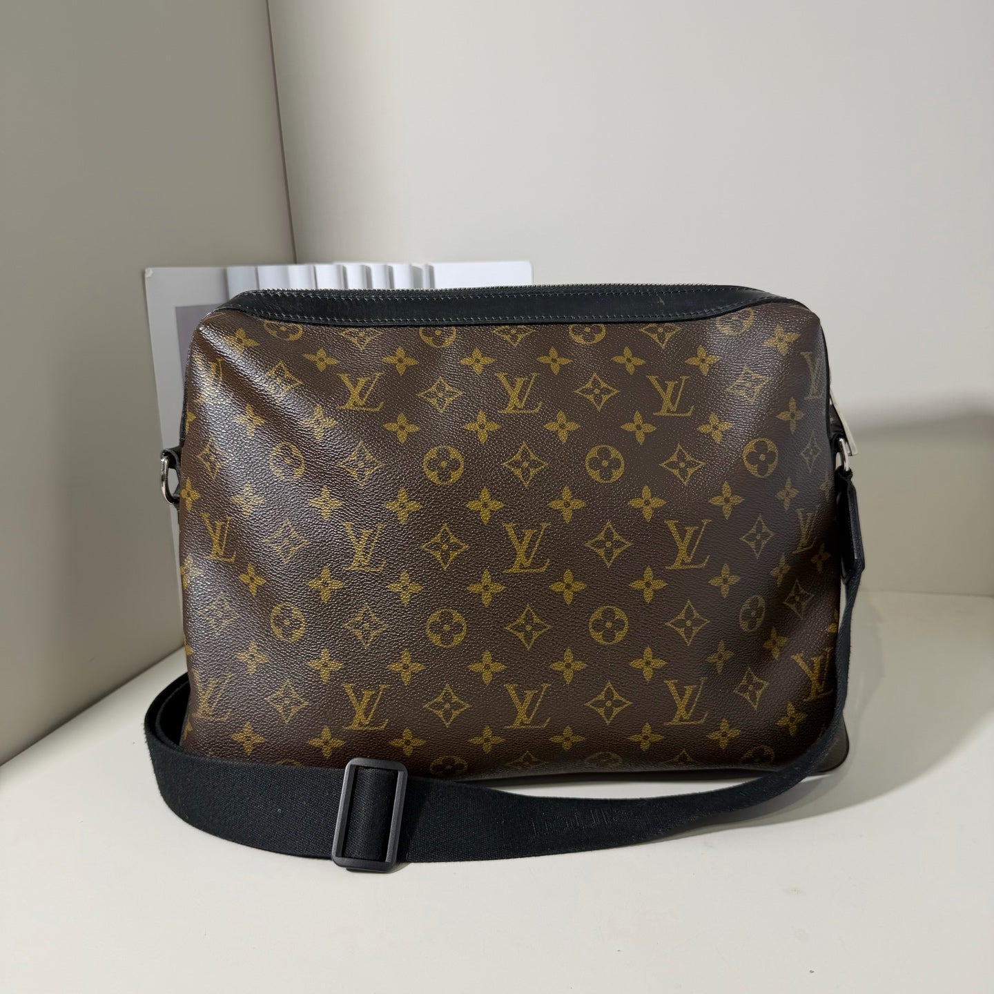 Louis Vuitton Messenger Bag