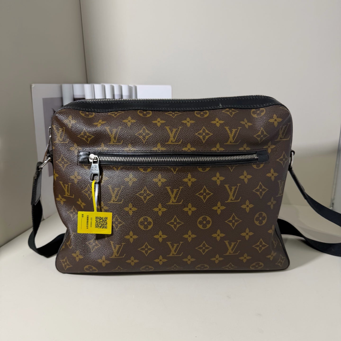 Louis Vuitton Messenger Bag