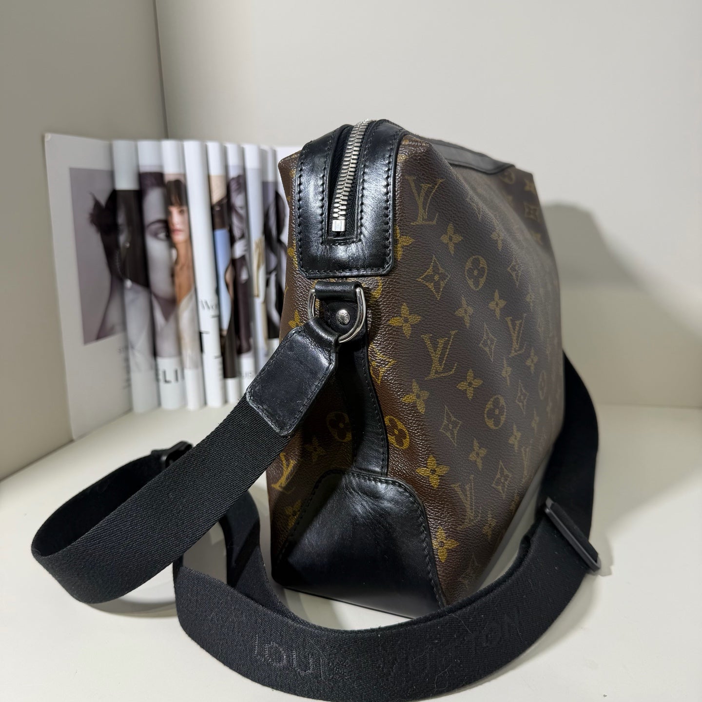 Louis Vuitton Messenger Bag