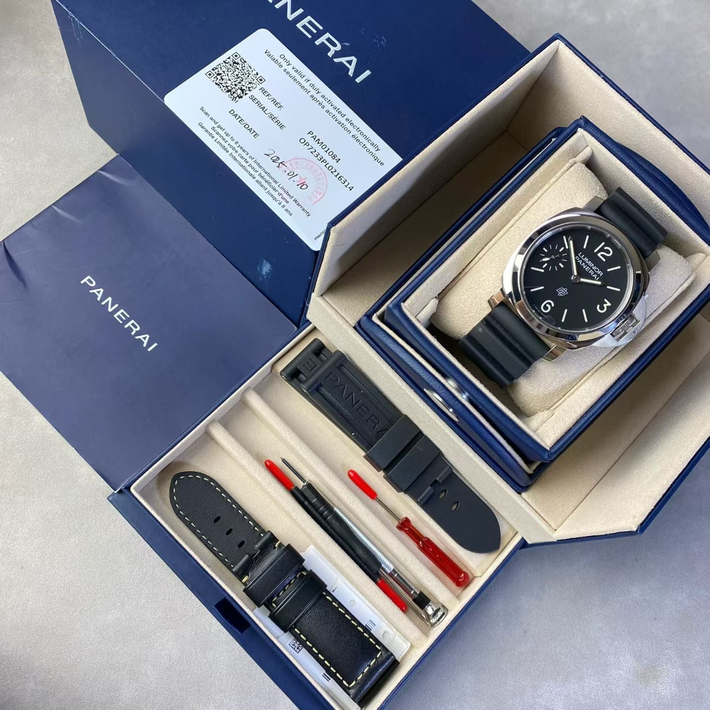 Panerai LUMINOR Luminor Mechanical watch 44mm PAM01084