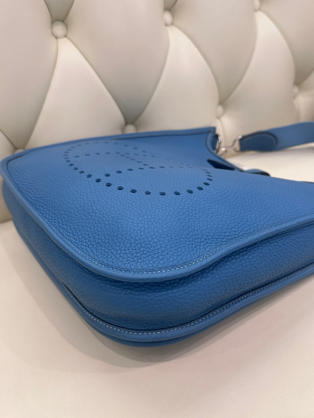 Hermes 915875