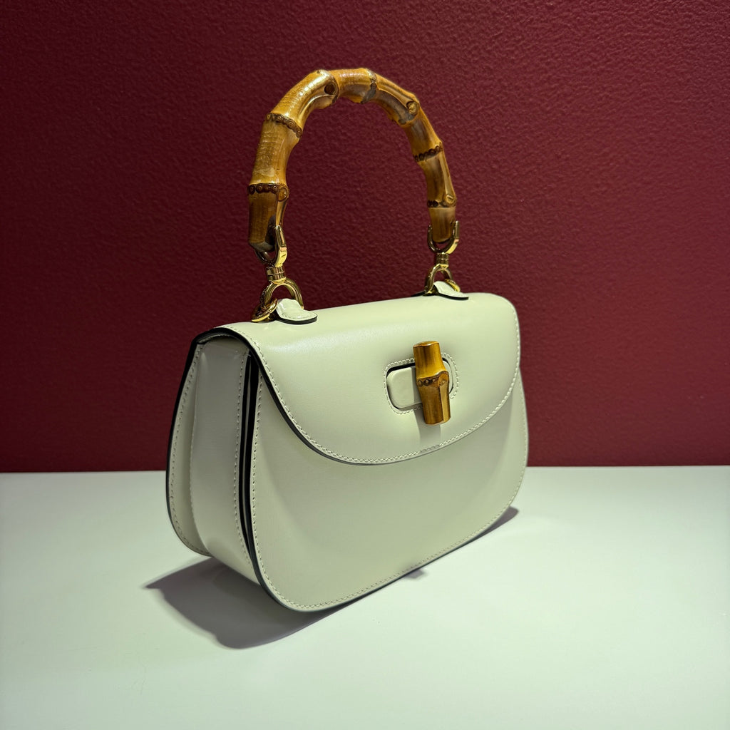 Gucci Gucci Bamboo 1947 Collection Small Bamboo-Handle Handbag White Crossbody 22 cm (width) x 14 cm (height) x 7 cm (depth) 863165AAGDM9250