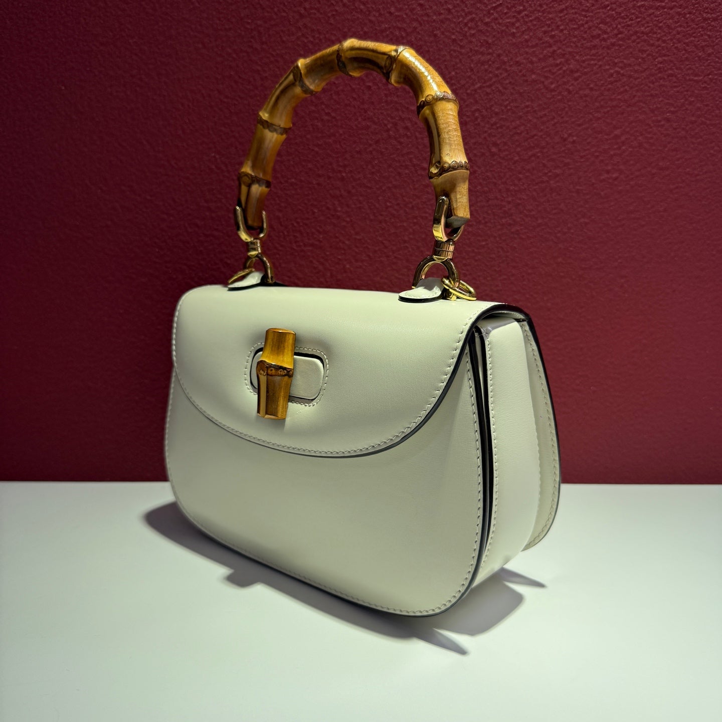Gucci Gucci Bamboo 1947 Collection Small Bamboo-Handle Handbag White Crossbody 22 cm (width) x 14 cm (height) x 7 cm (depth) 863165AAGDM9250