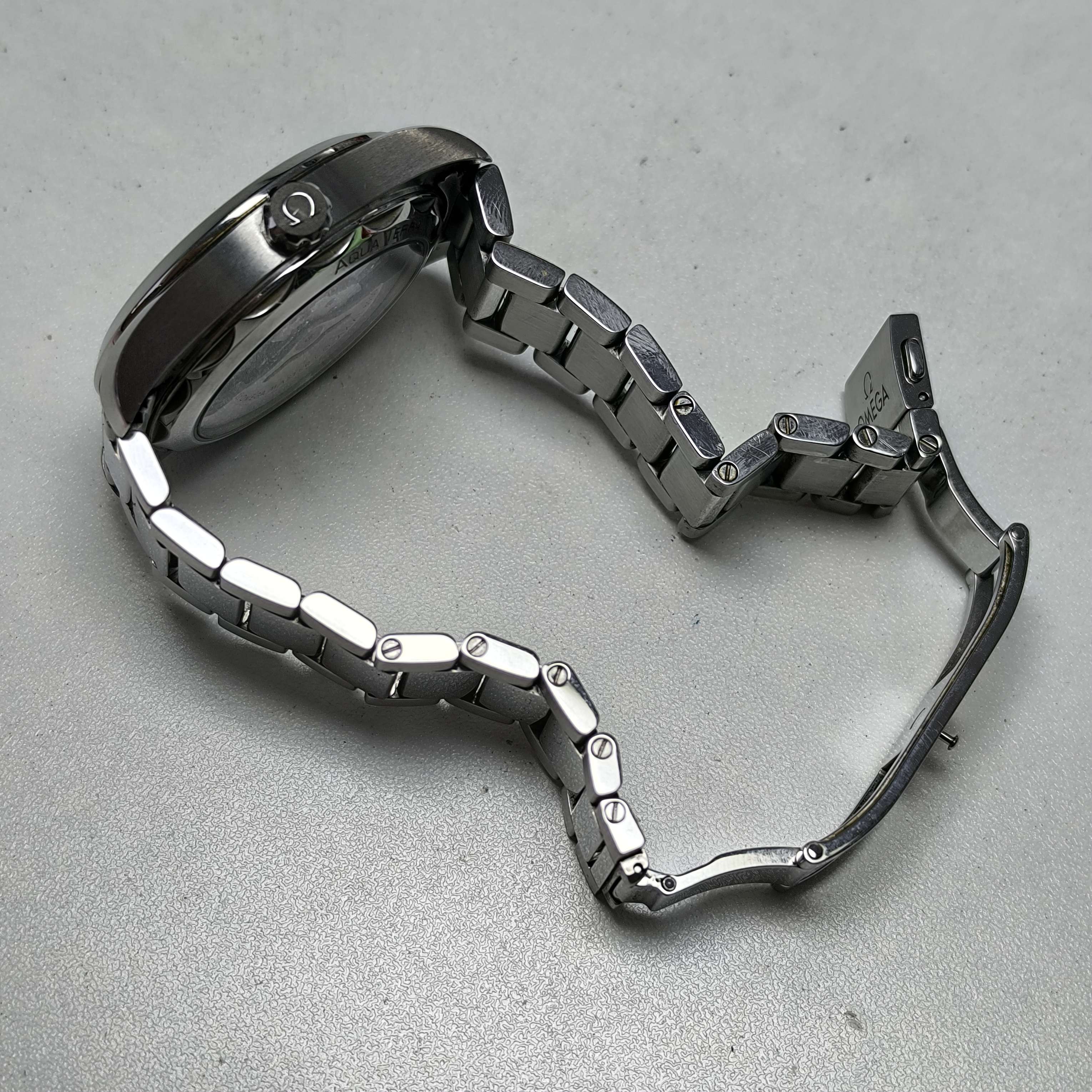 Omega Seahorse Series 41 220.10.41.21.03.001