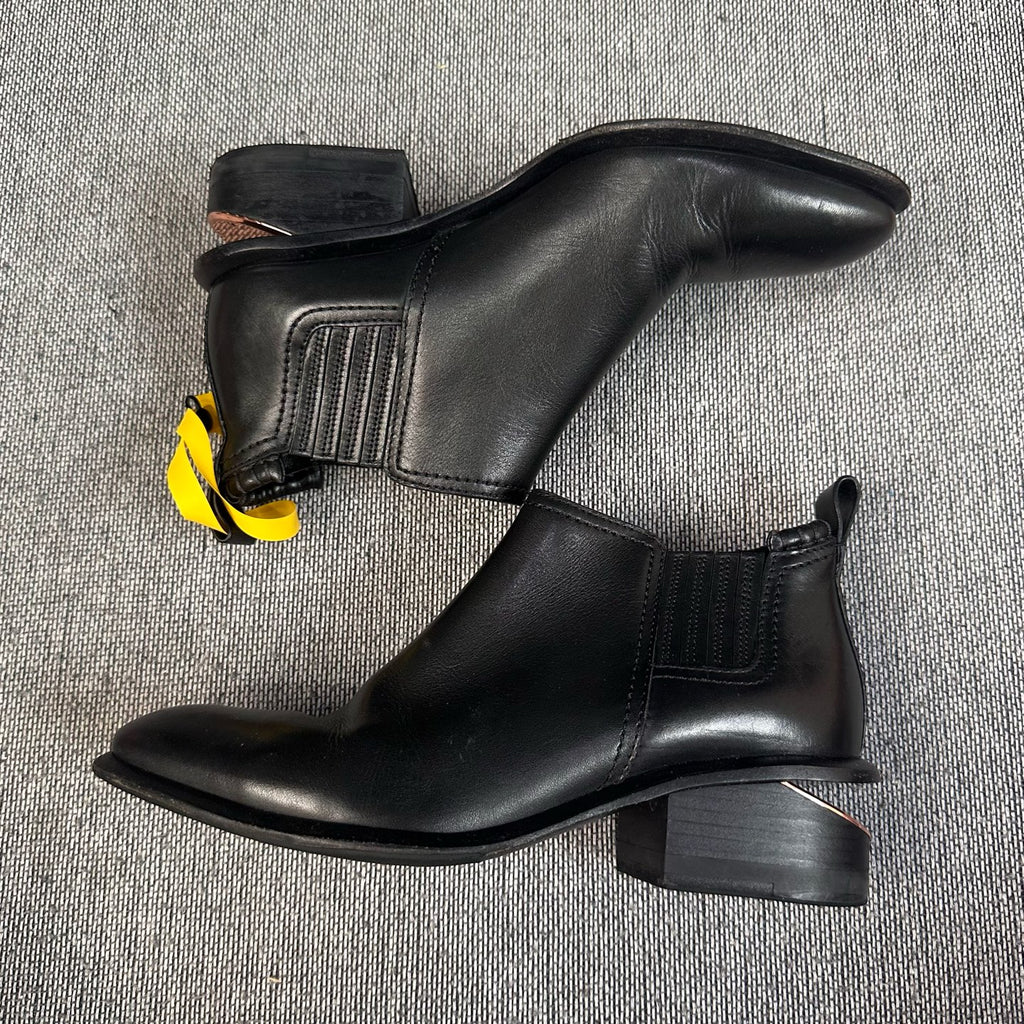 空白 Black Ankle boots