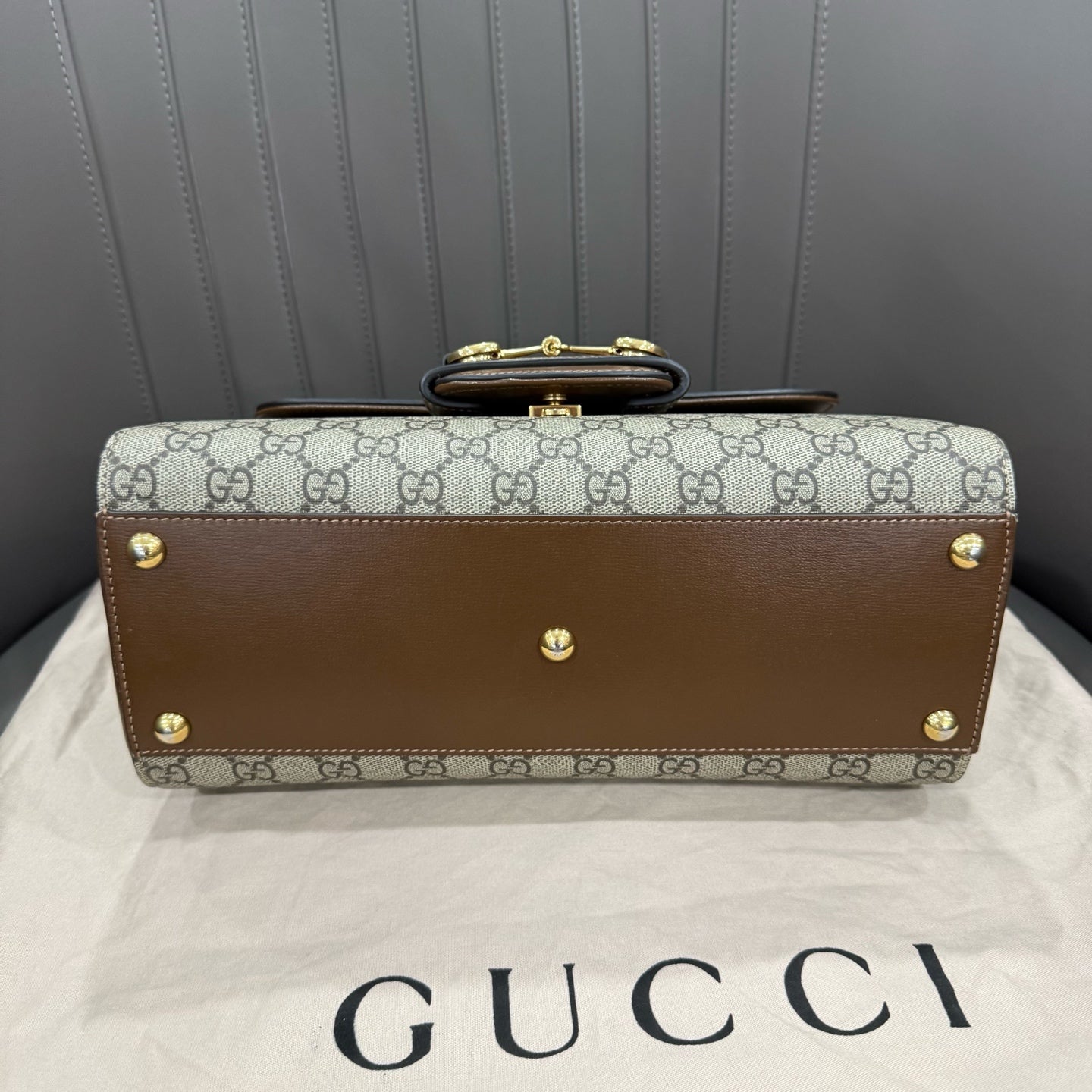 Gucci Gucci Horsebit 1955 Collection 29 cm (width) x 20 cm (height) x 13 cm (depth) 702049 9AAAJ 8563