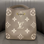 Louis Vuitton NÉONOÉ Medium-Sized Handbag 26 x 26 x 17.5 M45555