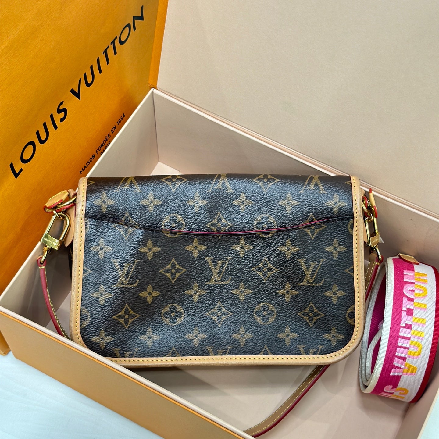 Louis Vuitton Diane 24*15*9 M46049