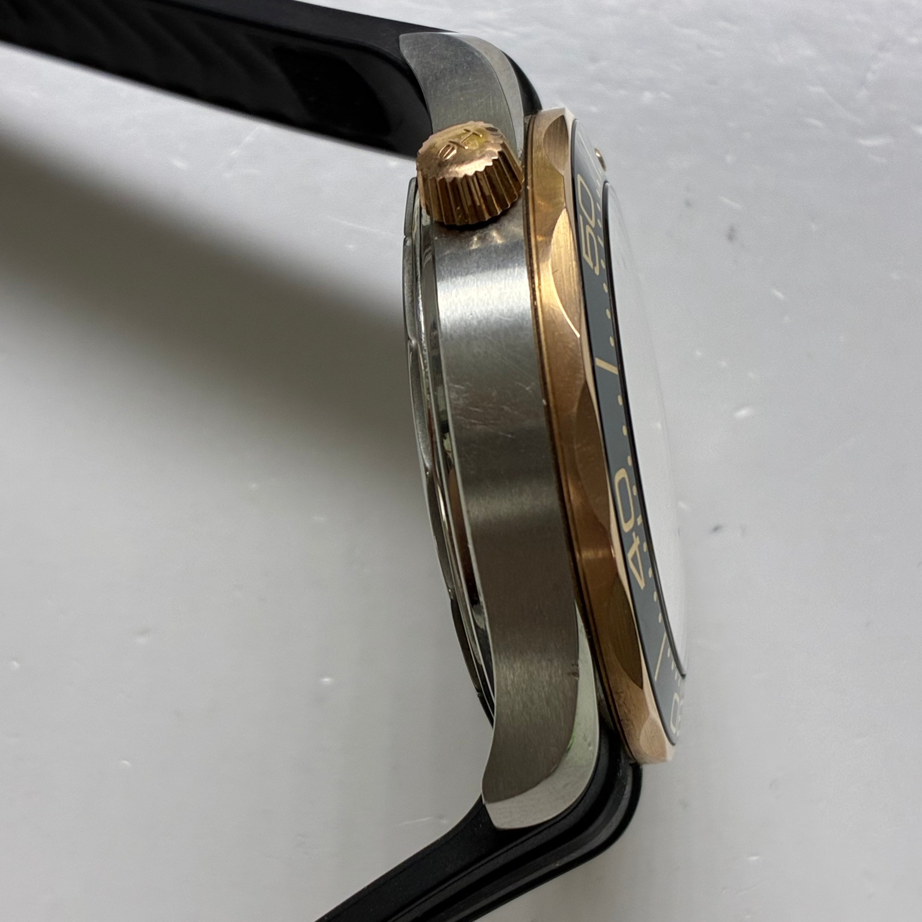 Omega Seahorse Series 42 210.22.42.20.01.002