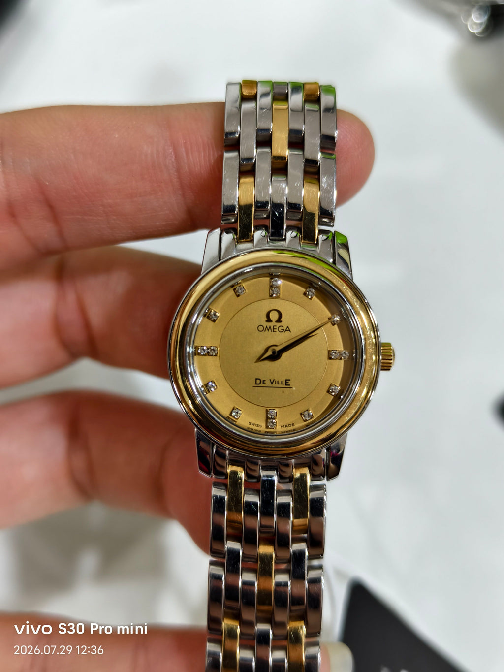 Omega Dish fly Quartz watch 22 millimeters 4370.16.00