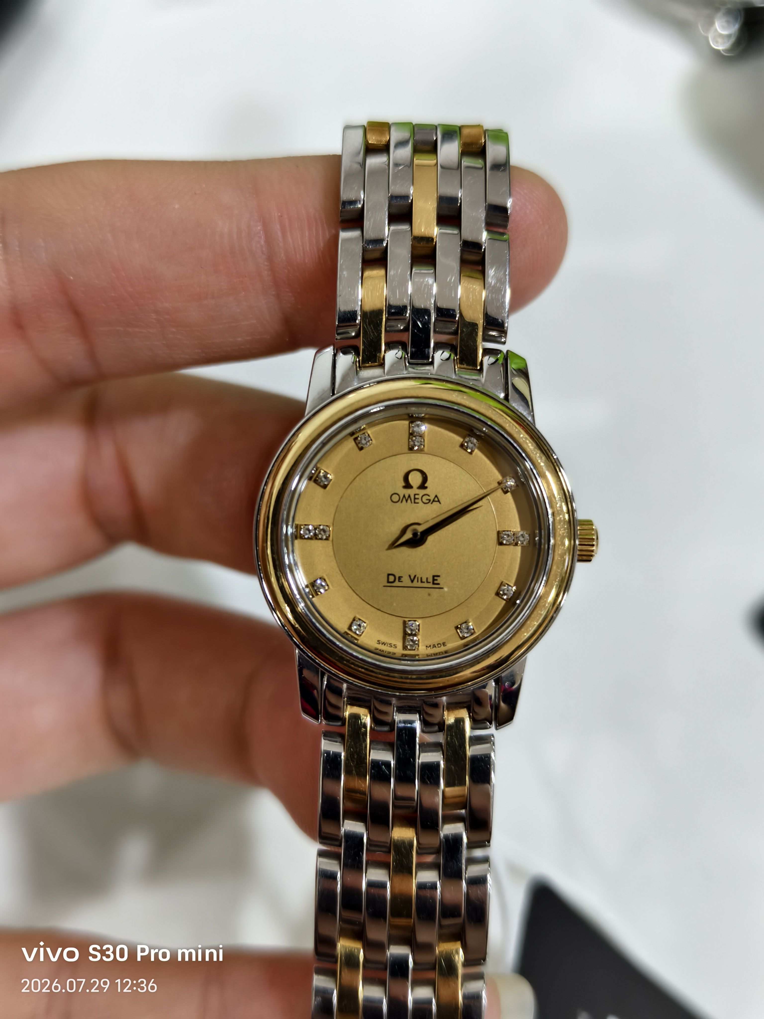 Omega Dish fly Quartz watch 22 millimeters 4370.16.00