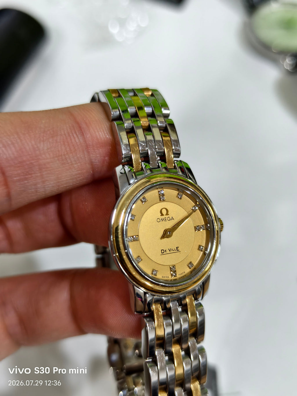 Omega Dish fly Quartz watch 22 millimeters 4370.16.00