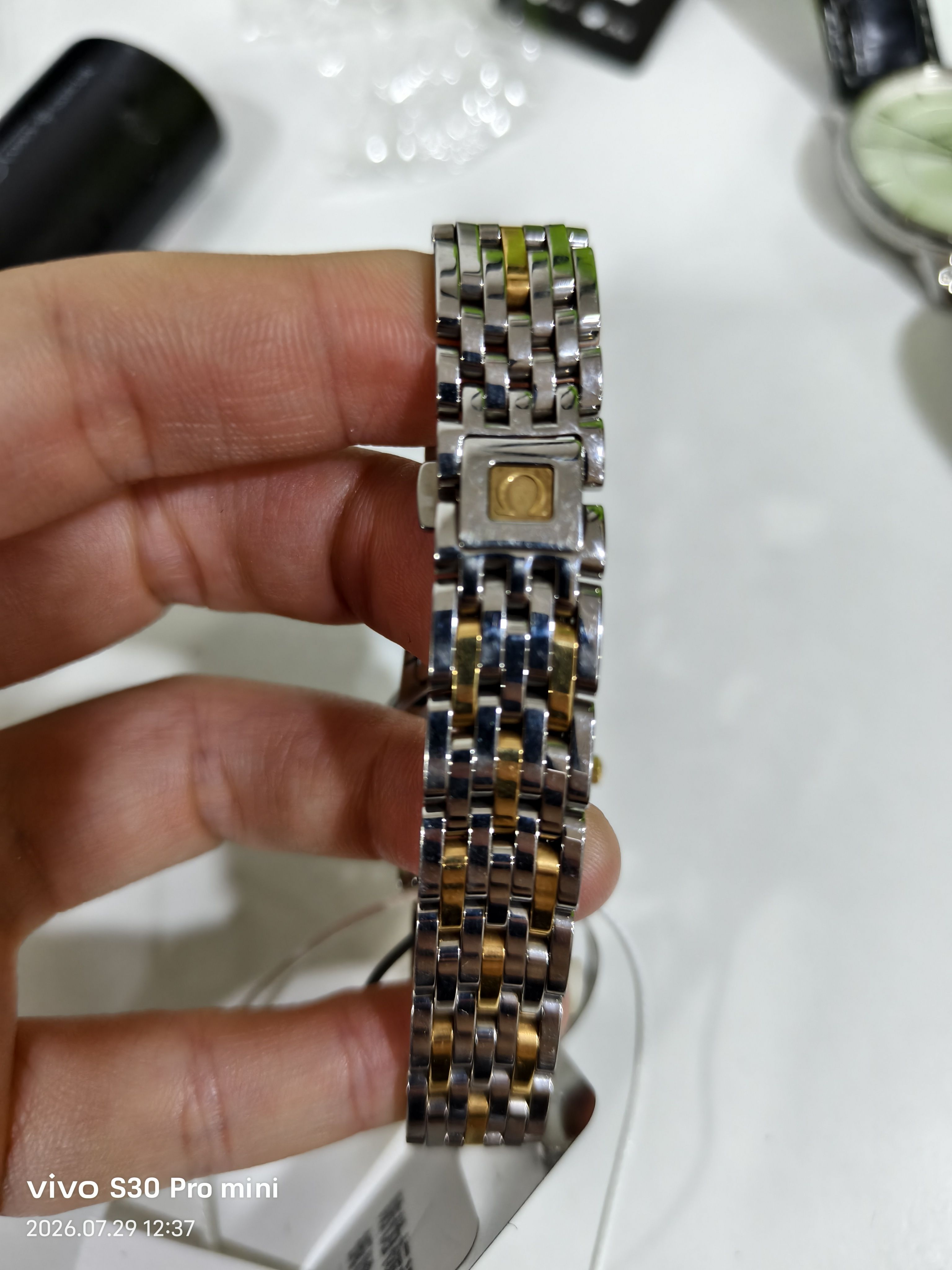 Omega Dish fly Quartz watch 22 millimeters 4370.16.00