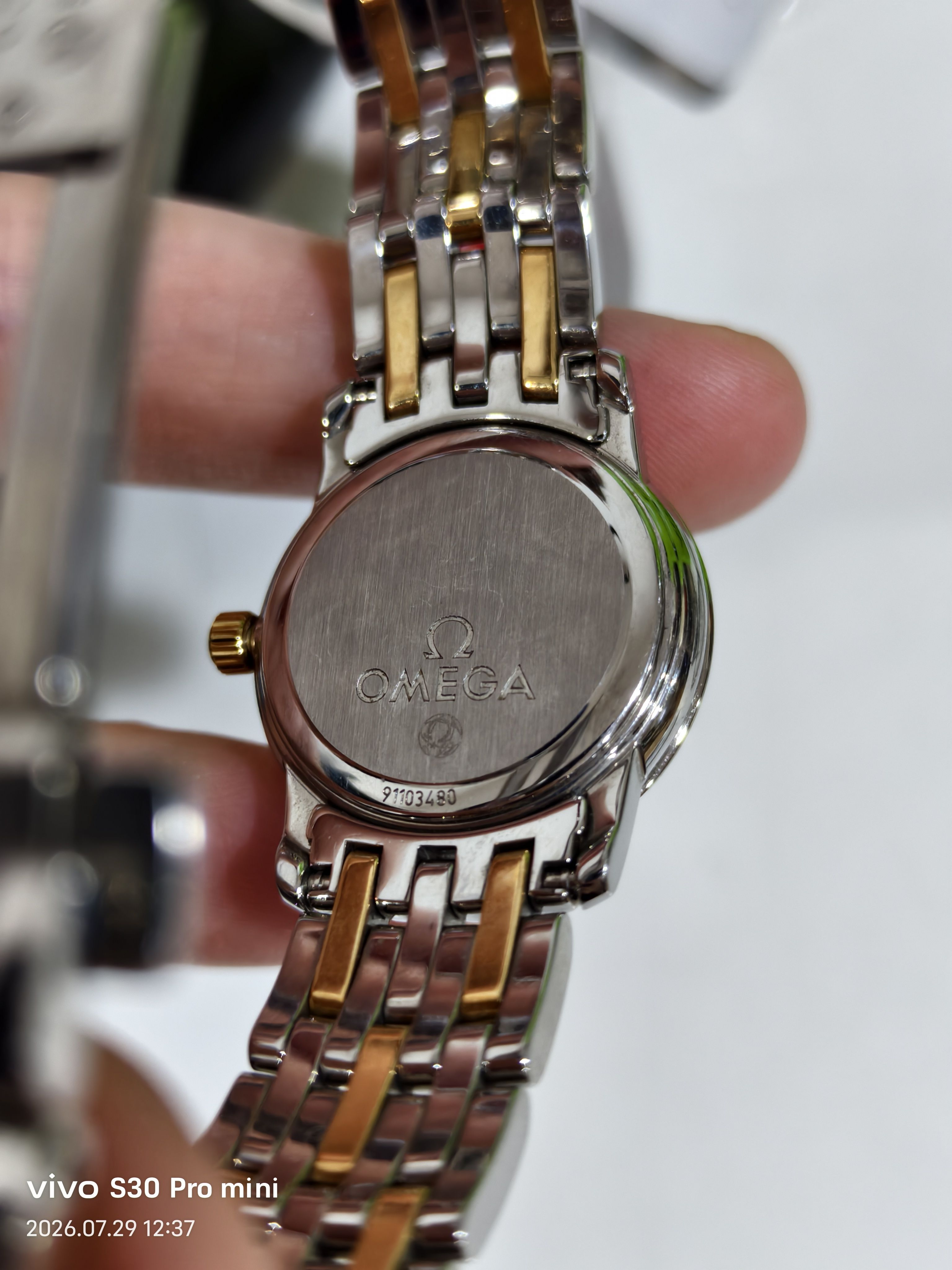 Omega Dish fly Quartz watch 22 millimeters 4370.16.00