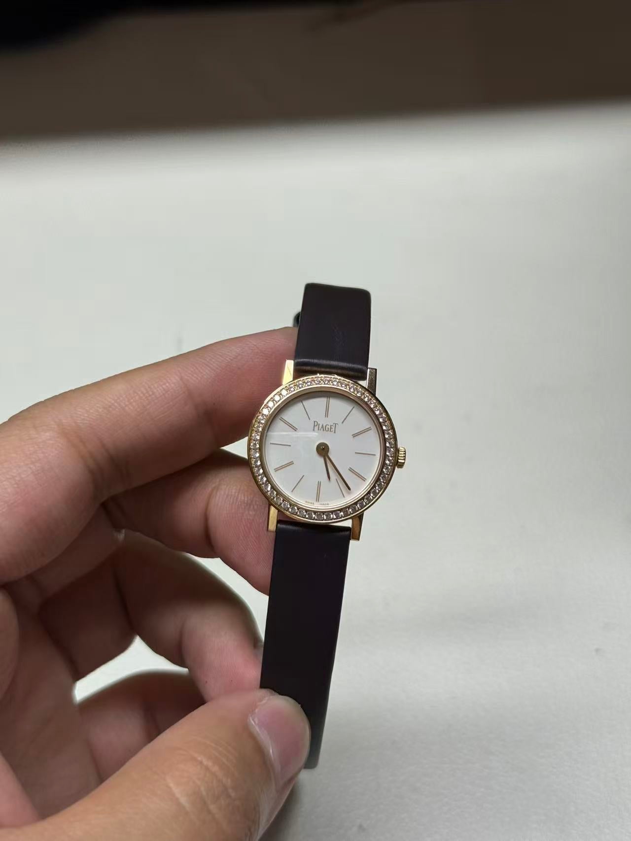 Piaget ALTIPLANO Rose gold Quartz watch 24 millimeters G0A36534