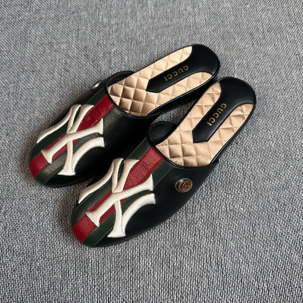 Gucci Flat shoes