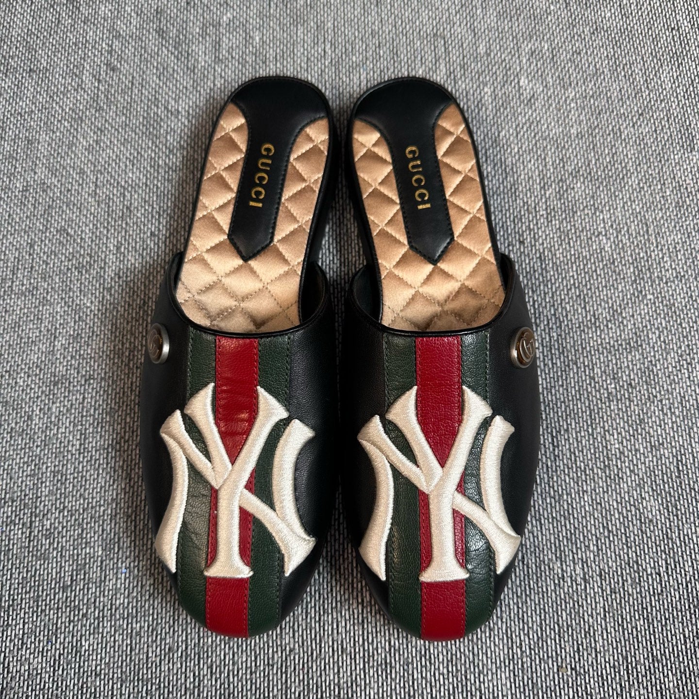 Gucci Flat shoes