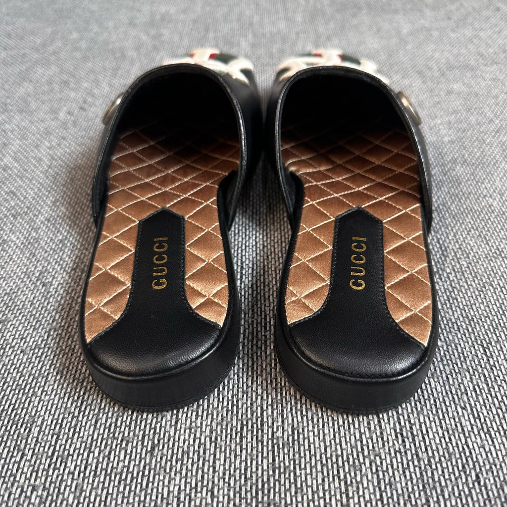Gucci Flat shoes