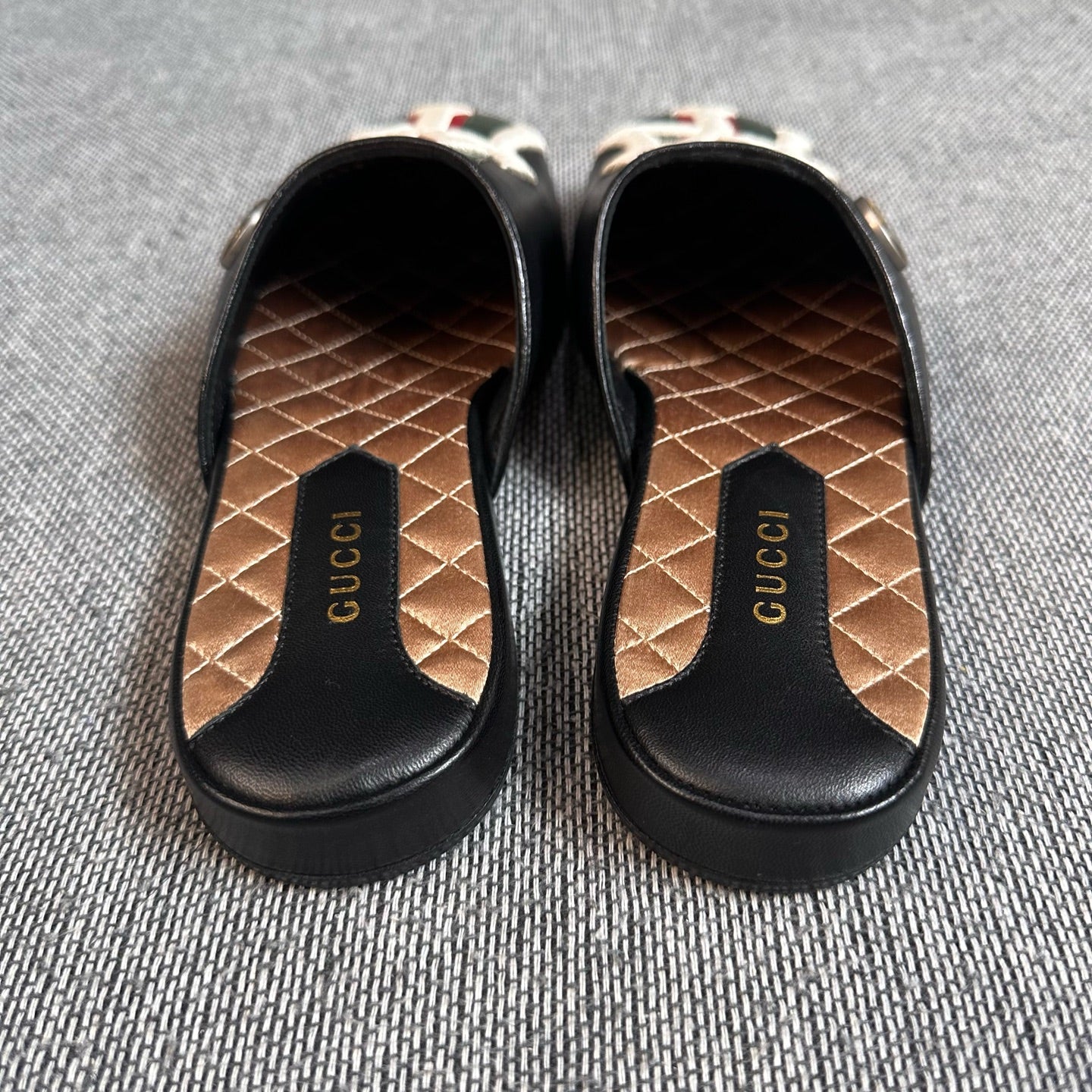 Gucci Flat shoes