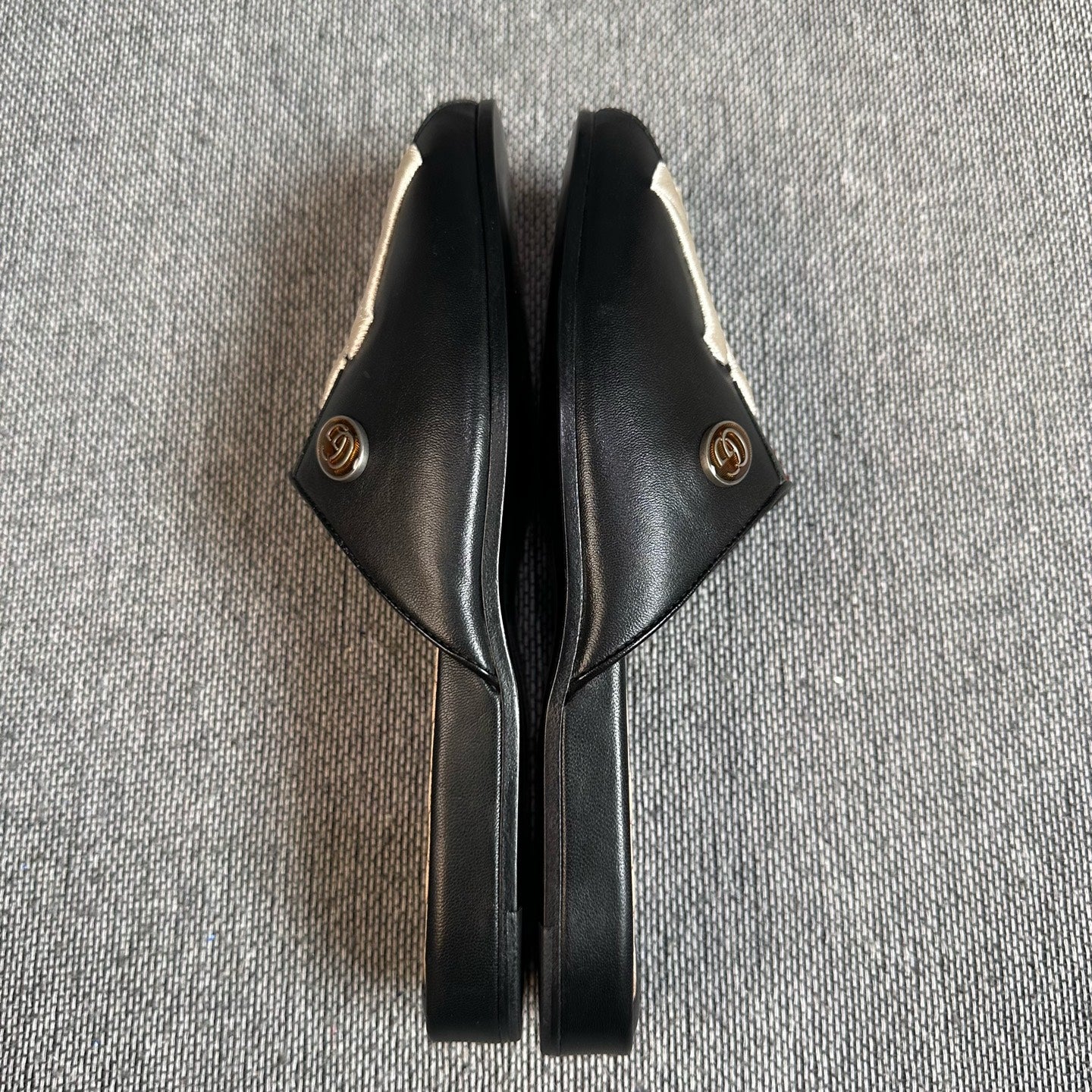 Gucci Flat shoes