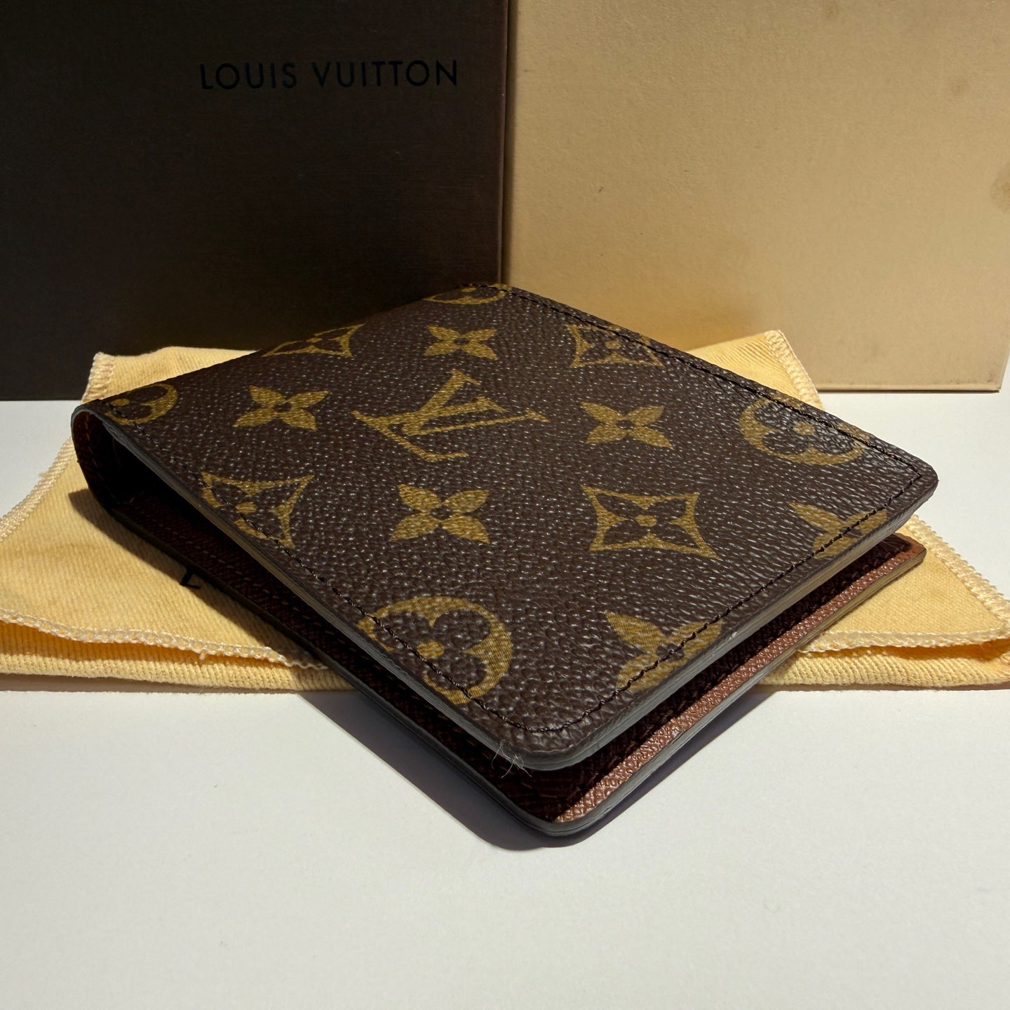 Louis Vuitton Clutch 11.5x 9.0x 1.5 cm M60895