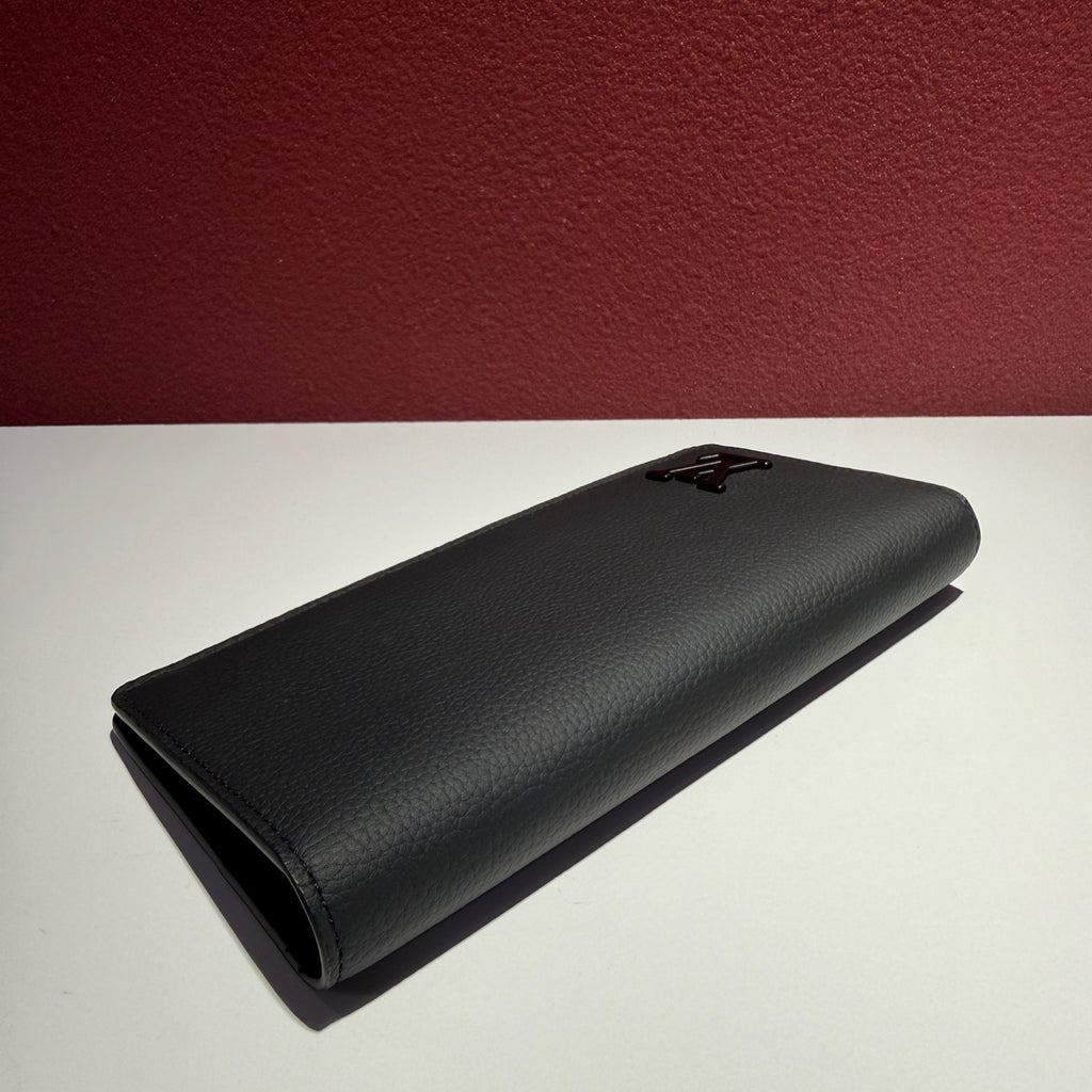 Louis Vuitton Clutch 10 x 19 x 2