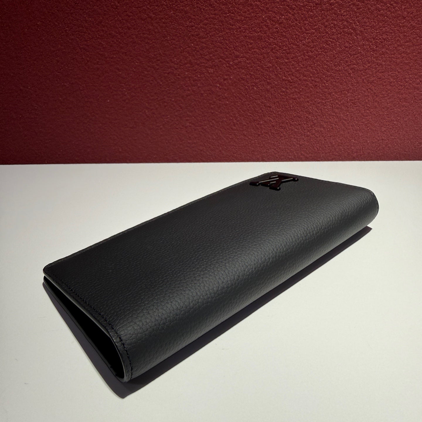 Louis Vuitton Clutch 10 x 19 x 2
