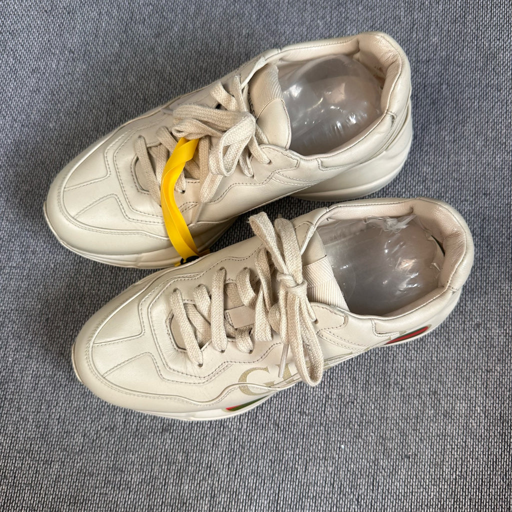 Gucci |4.5|5|5.5|6|6.5|7|7.5|8|8.5|9|9.5|10|10.5|11|11.5|12|12.5|13|13.5|14|14.5|15|15.5|16|16.5|| 498916-A9L00-9522